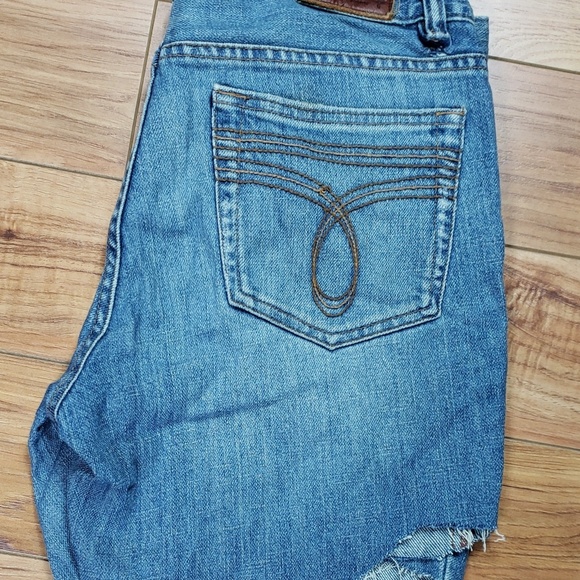 Vintage Denim Calvin Klein size 6 Cut Off Shorts - Picture 3 of 6